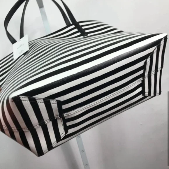 Kate Spade Black and White Stripes Reversible Tote Bag with Wallet Brand New - Picture 4 of 9